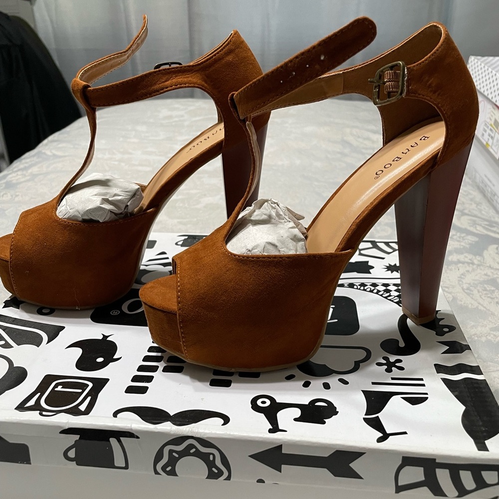 New bamboo heels size 7.5